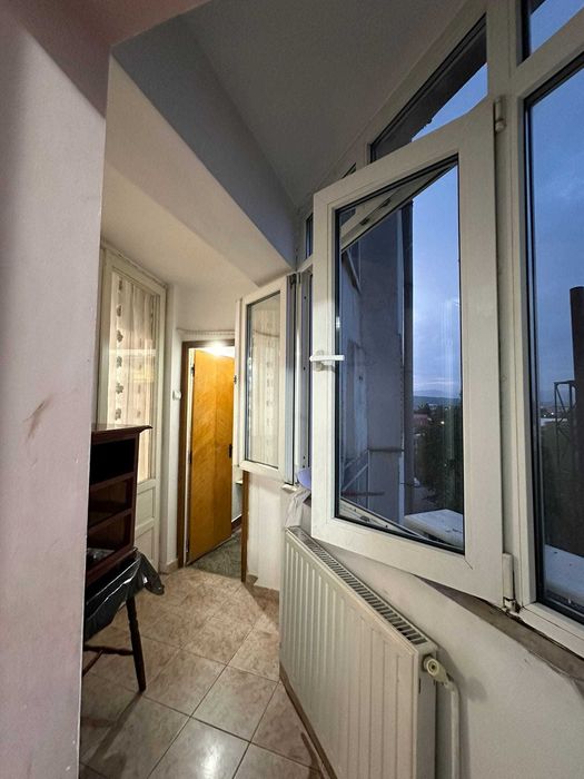 Inchiriez apartament