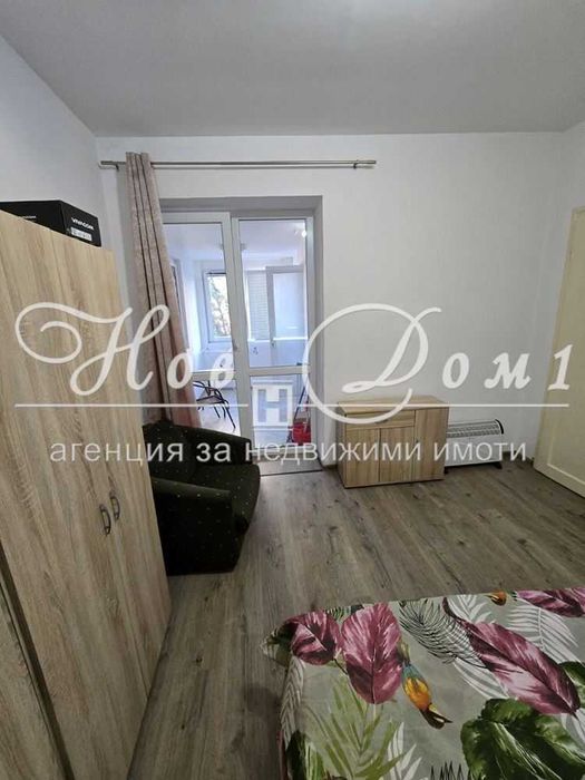 Продава се Двустаен апартамент в Варна, Център - 60 кв.м за 8 €/кв.м - Снимка #3