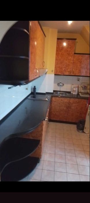 Продавам запазена кухня