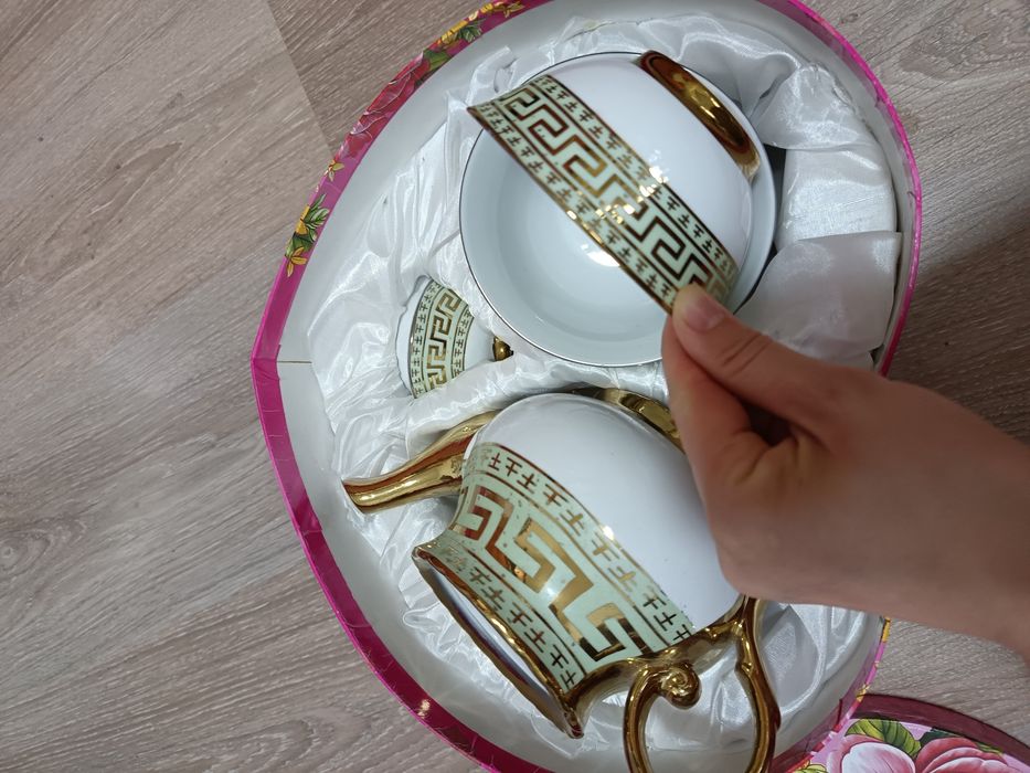 Продам новый чайный сервиз