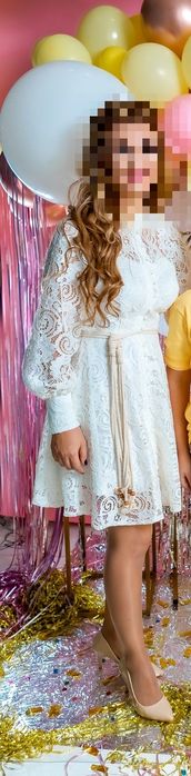 Дантелена рокля в цвят екрю