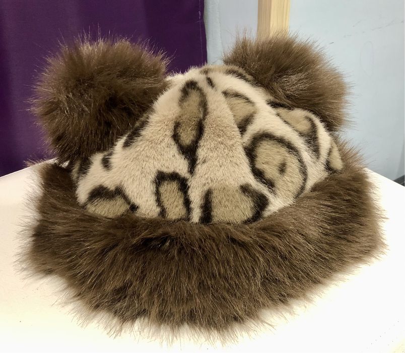 4 броя стилни шапки