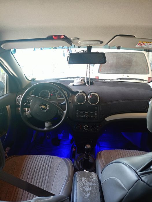 Nexia3 sotiladi holati idela metan gaz baloni bor.