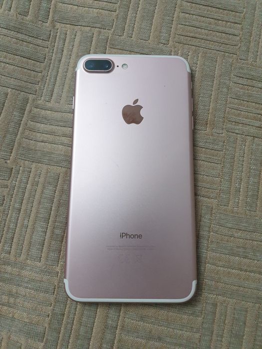 Продам телефон Iphon 7+