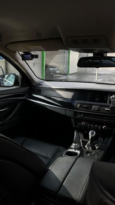 Vând BMW F10.   2011 2 L Diesel