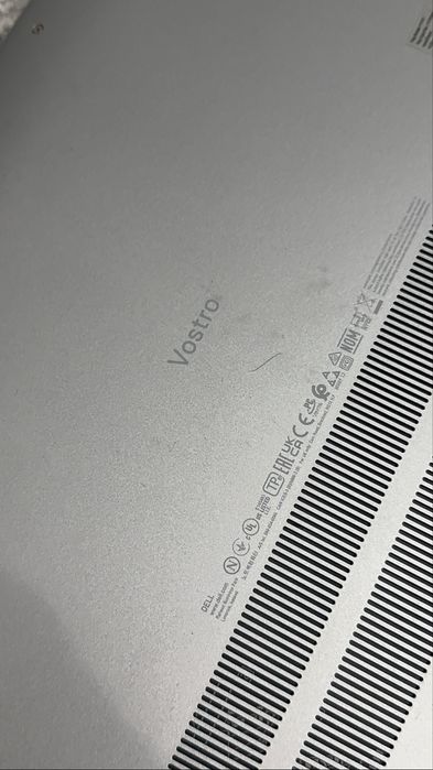 Dell Vostro 5625 Ryzen 5 / 16GB RAM / 512GB SSD / Tastatură iluminată