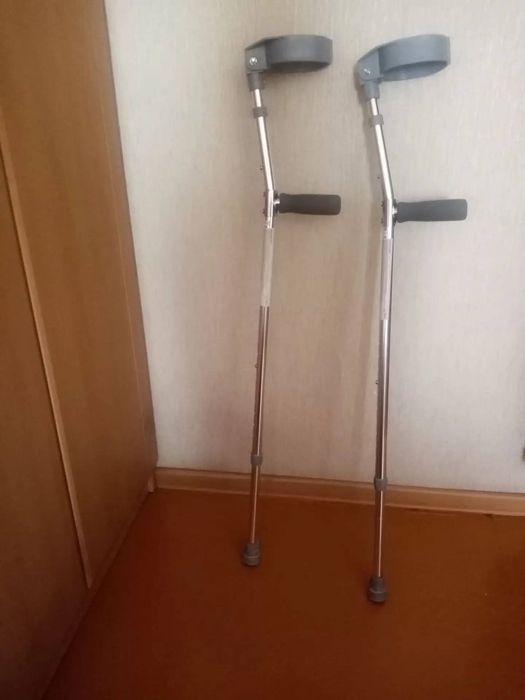 Продаются костыли