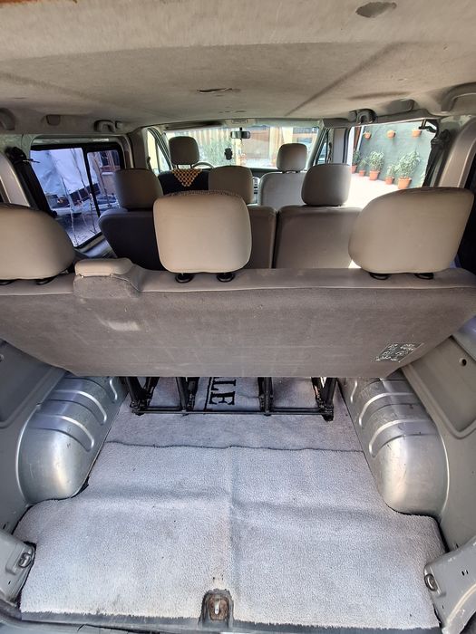 Vând Renault trafic 8 locuri