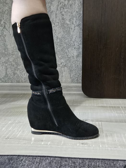 Продам зимние сапоги