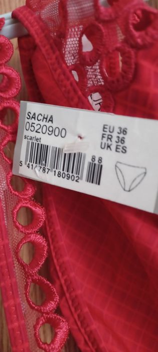 НОВ комплект бельо