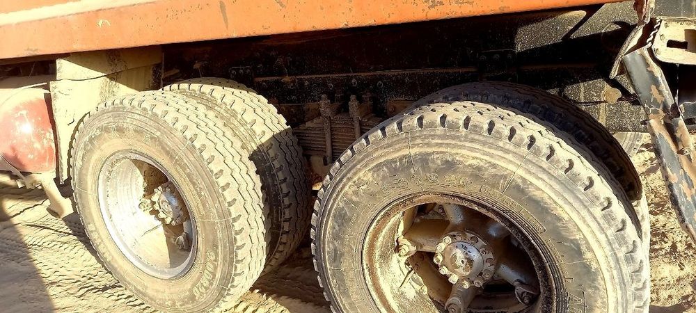 Kamaz 5511 sotiladi xolat a'lo o'zimiziki balonlari 80-90 %