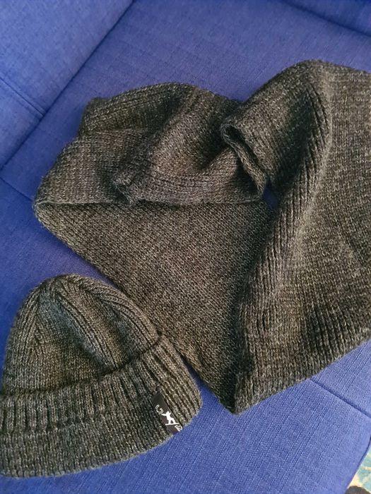 Шапка и шарф удобные и теплые