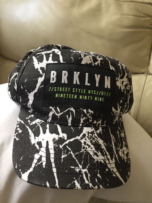 Шапка с козирка