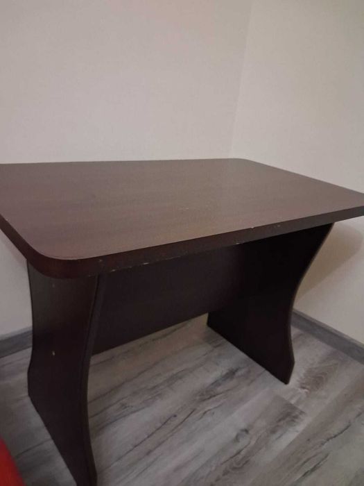 продам стол обеденный