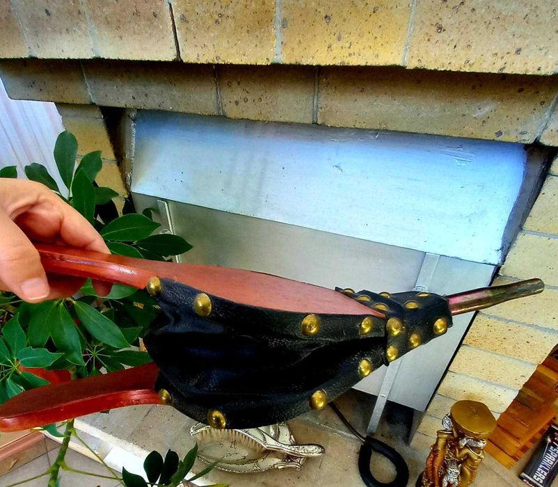 Аксесоари за камина от ковано желязо и духало - естествена кожа и мед