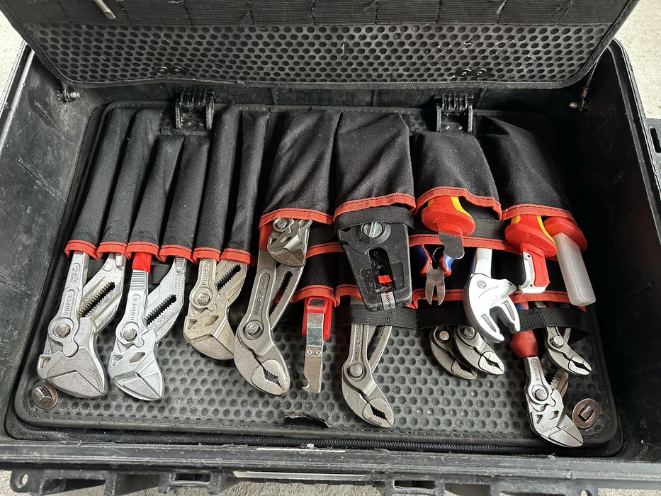 Knipex Robust 45 куфар с инструменти