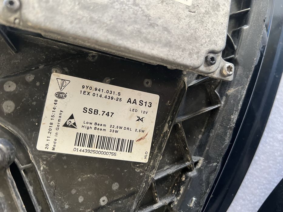 Комплект оригинални оборудвани фарове за Cayenne 9Y