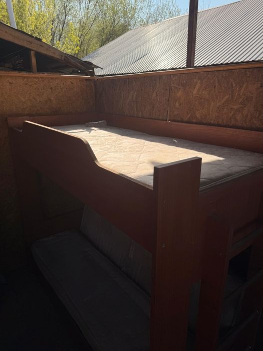 Двухярусный кровать