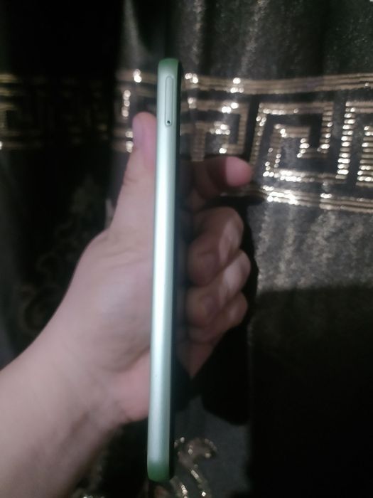 Samsung a24 6/128tali bir qol ishlatilgan xolati alo Karopka dakument