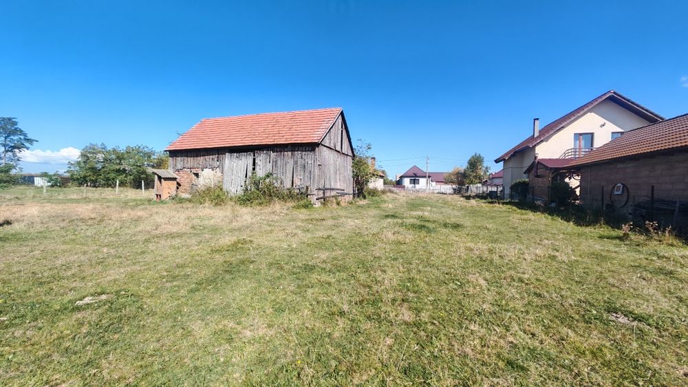 Casa + teren Mărcus  25 km de Brașov