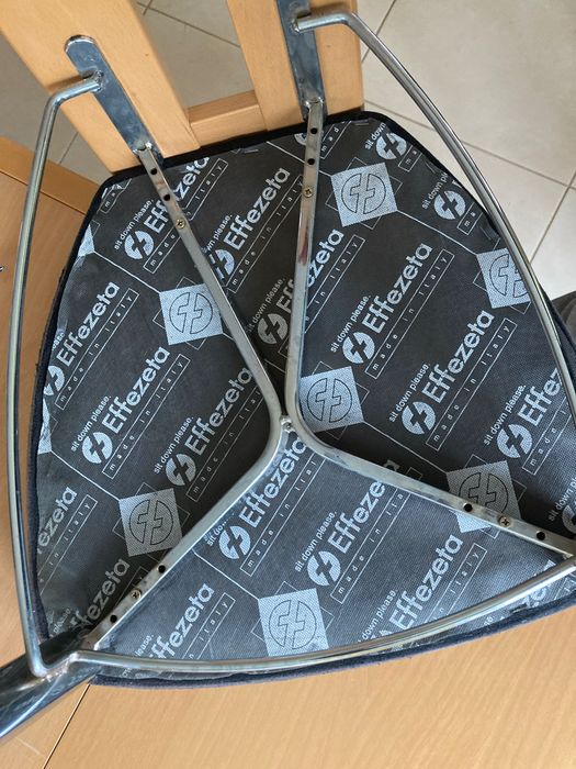 Кухненска маса с четири стола