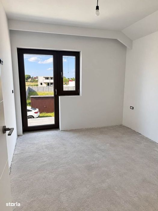 Casa Individuală în Dragsina -250mp /850mp teren - 2 garaje Comision 0