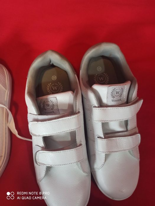 Adidași mărimea 38