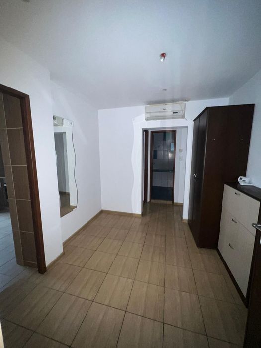 Închiriez apartament  2 camere,zona Buzaului, decomandat, etaj 1