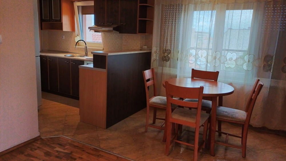 Дава се под наем Двустаен апартамент в Пловдив, Център - 64 кв.м за 400 € - Снимка #1