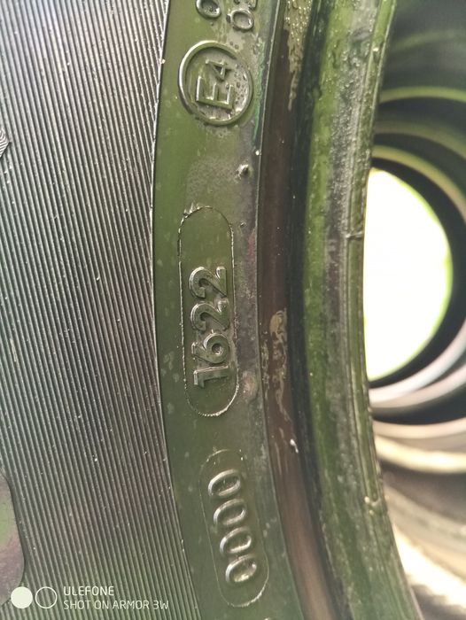 Продавам сезонни гуми Vredestein,дот16/22 Добро състояние,6,32 ММ.