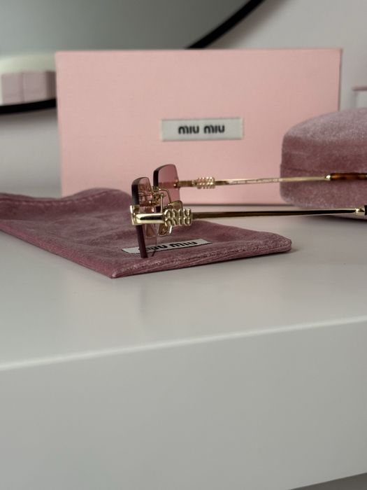 Очила Miu Miu модел SMU B50