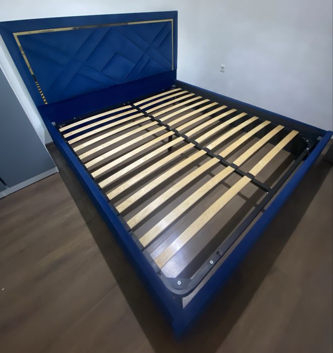 Продам кровать двухместную