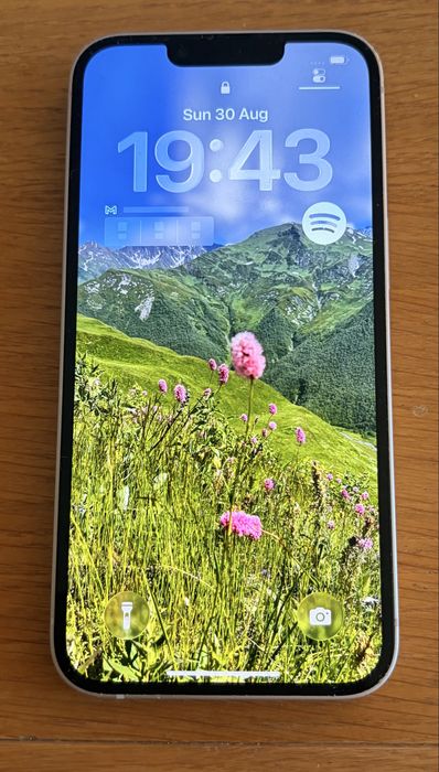 iPhone 13 с нова оригинална батерия 100%