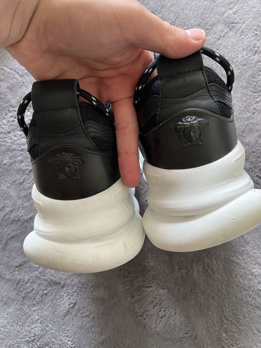 Versace chain reaction