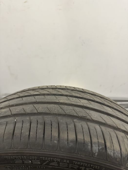 Set Anvelope Vara Primewell 235/45 R19