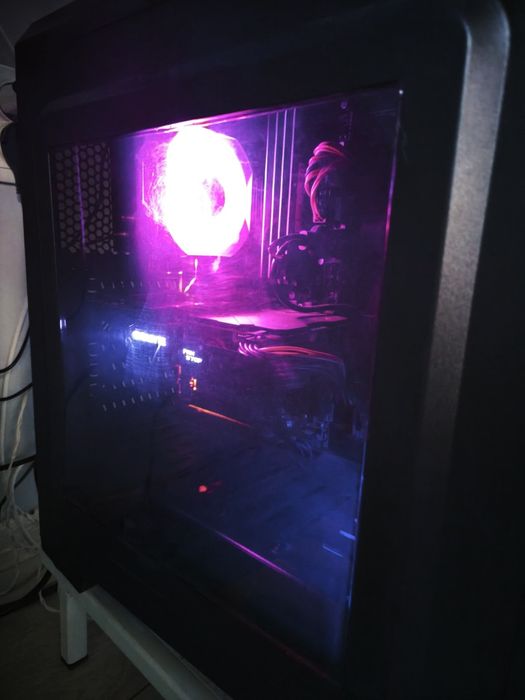 Настолен Компютър пълен комплект