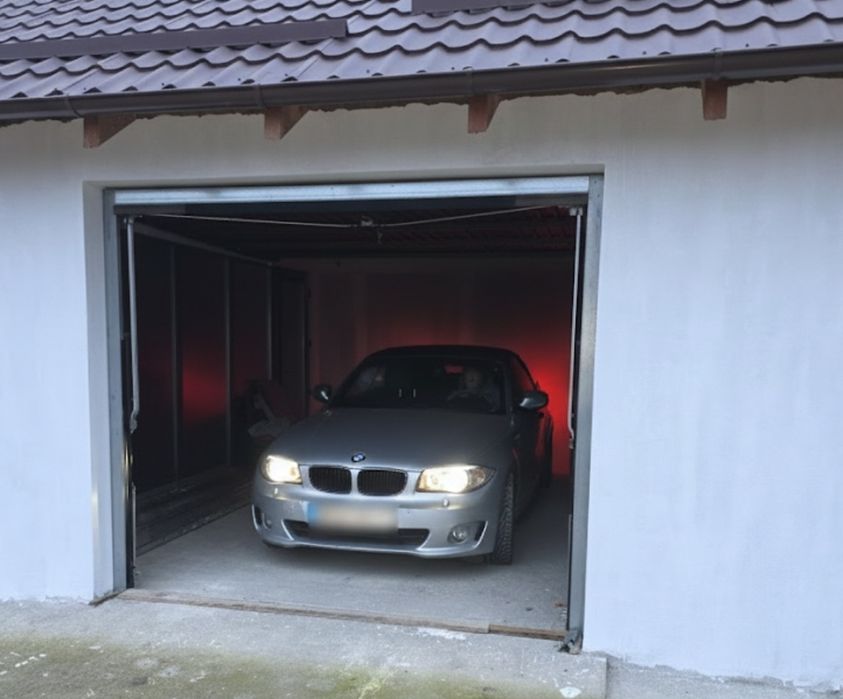 Ofer spre inchiriere garaj auto/spatiu pentru depozitare.