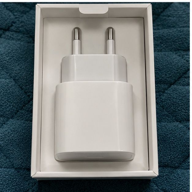 Блок питания 20W USB-C для iPhone — новый