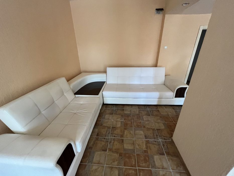 Кожен ъглов диван + лежанка