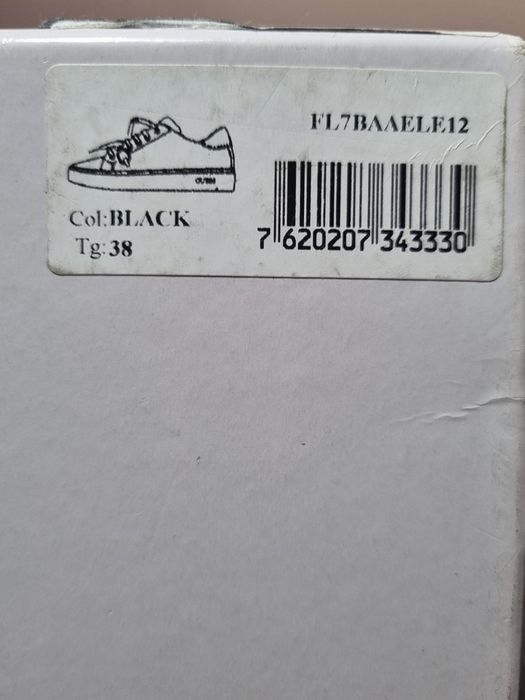 Adidasi teniși Guess