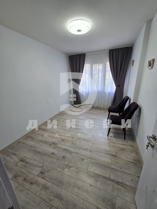 Продава четиристаен до болница Тракия