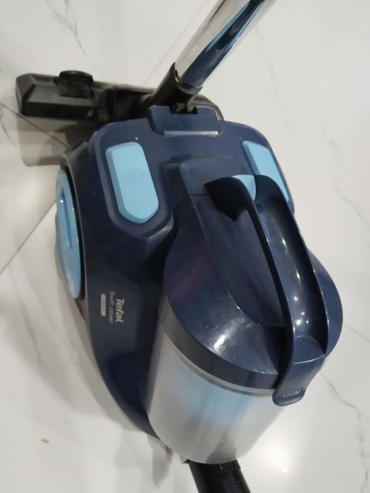 Пылисос  фирма  Tefal