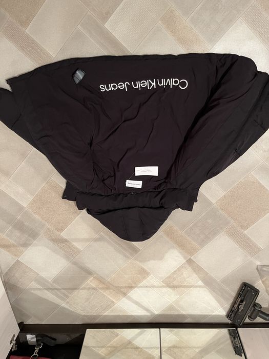 Продам куртку Calvin Klein Оригинал