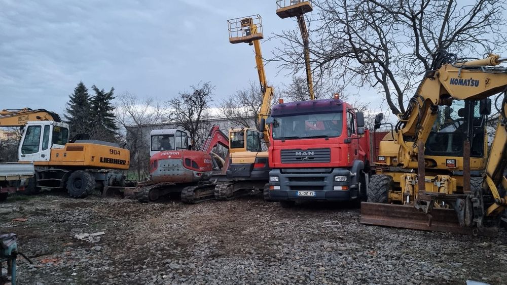 Execut săpături, demolari, închiriat nacele