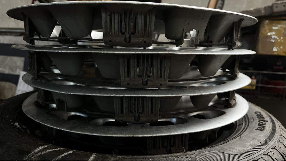 Колпаки  бмв е34 в хорошем состоянии