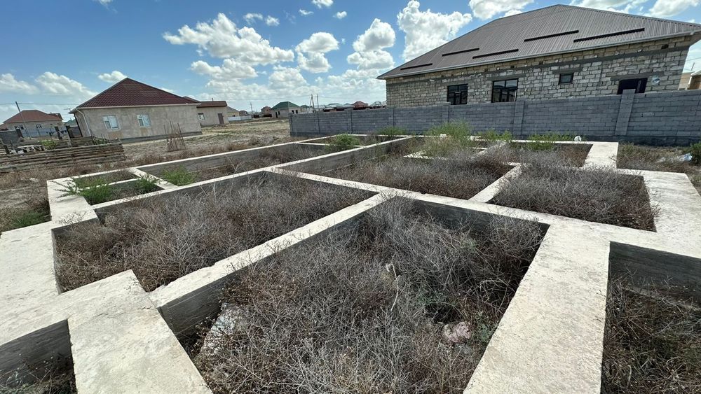 Наурыздан жер сатылады.