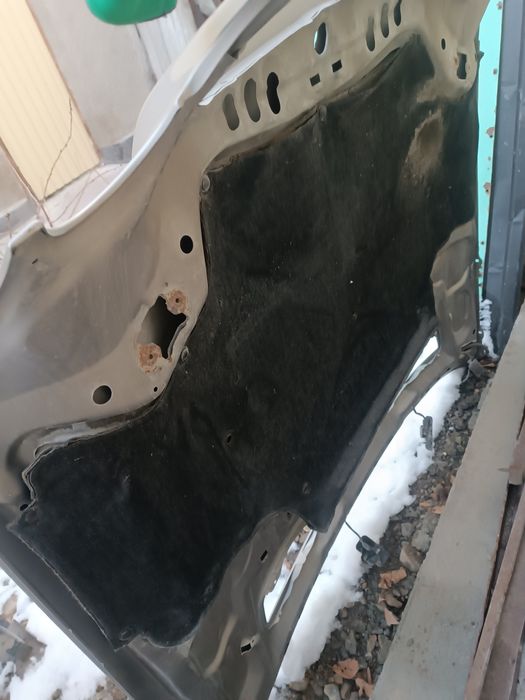 Капот Мерседес 210