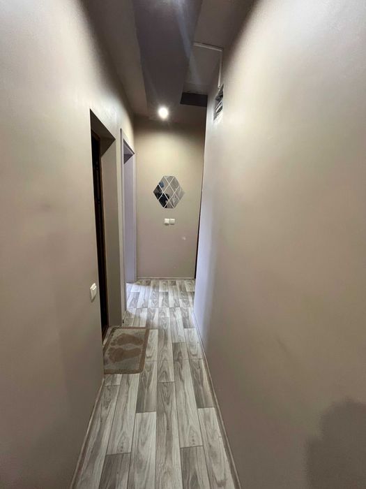 Продаваме просторен 3-стаен апартамент в ж.к. Изток, бл. 41