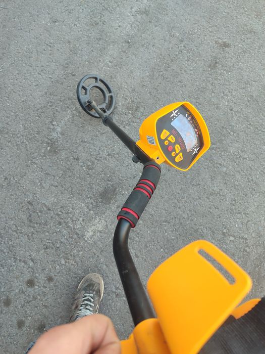 Продам металлоискатель