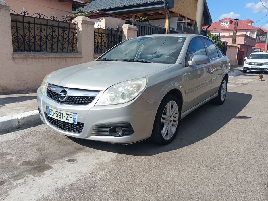 Opel Vectra C fabricație 2007 motor 1 ,9 diesel 120 HP 6 trepte adus recent Franța acte toate ăn regulă pentru transcriere Romănia
